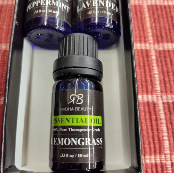 Radha Beauty Essential Oils (5pk) - Picture 4 of 6
